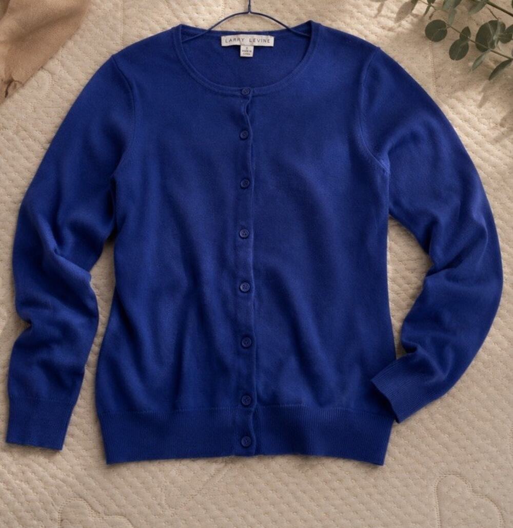 Larry Levine brand blue button-front cardigan Size Medium